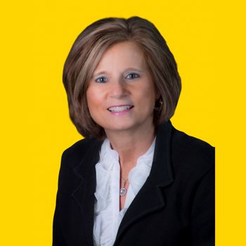 Portrait of Robin Thacker, Broker/Agent.